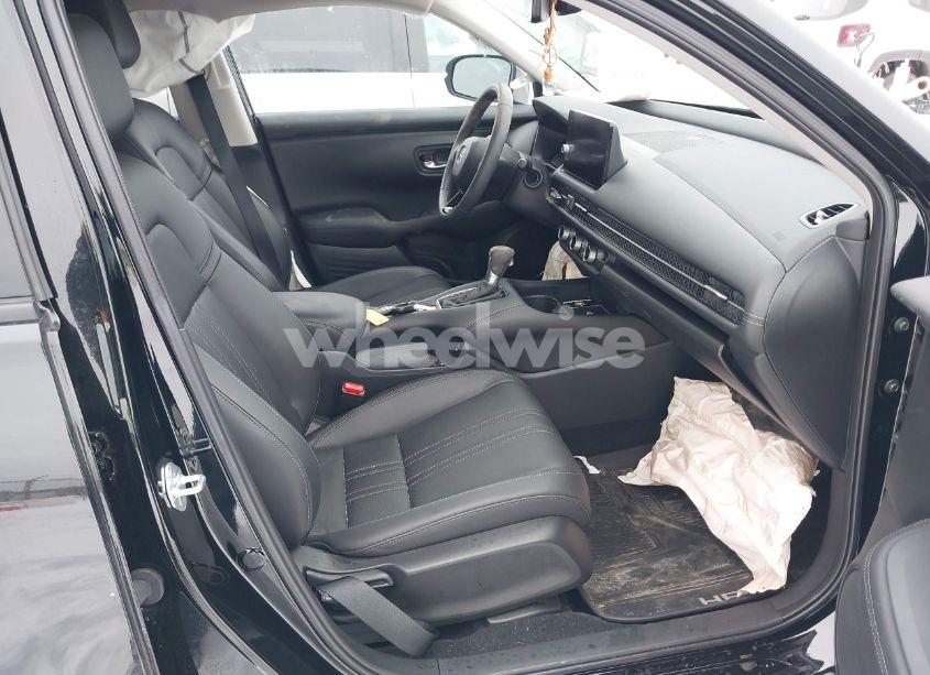 Photo 5 of 2024 Honda Hr-v AWD EX-L/AWD EX-L W/O BSI (VIN 3CZRZ2H73RM731908)