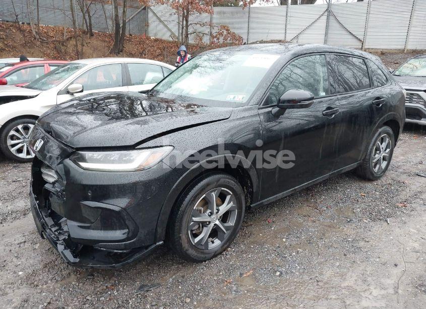 Photo 2 of 2024 Honda Hr-v AWD EX-L/AWD EX-L W/O BSI (VIN 3CZRZ2H73RM735280)