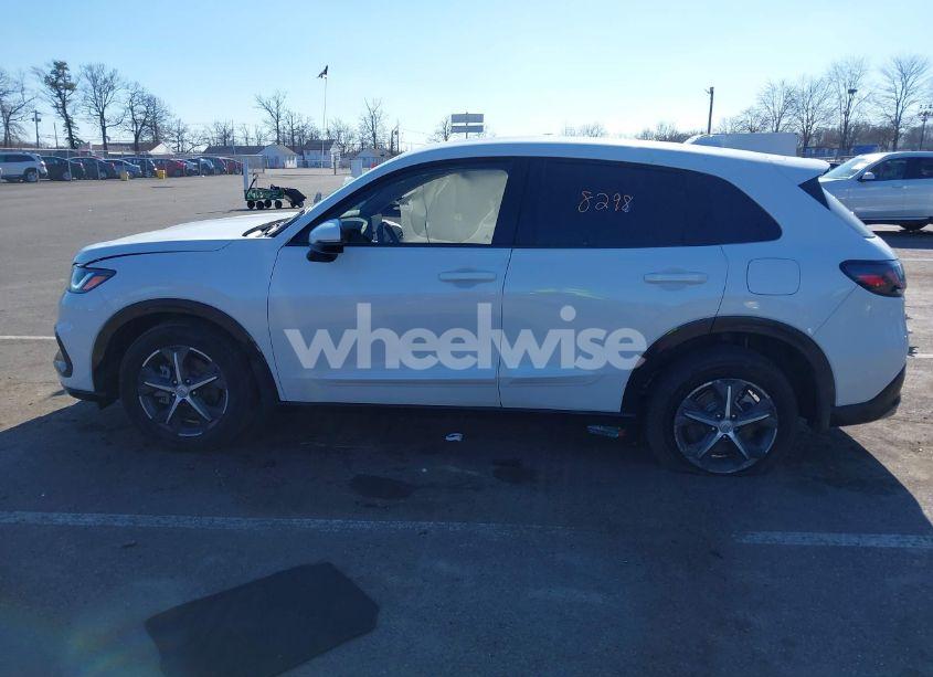 Photo 15 of 2024 Honda Hr-v AWD EX-L/AWD EX-L W/O BSI (VIN 3CZRZ2H73RM745839)