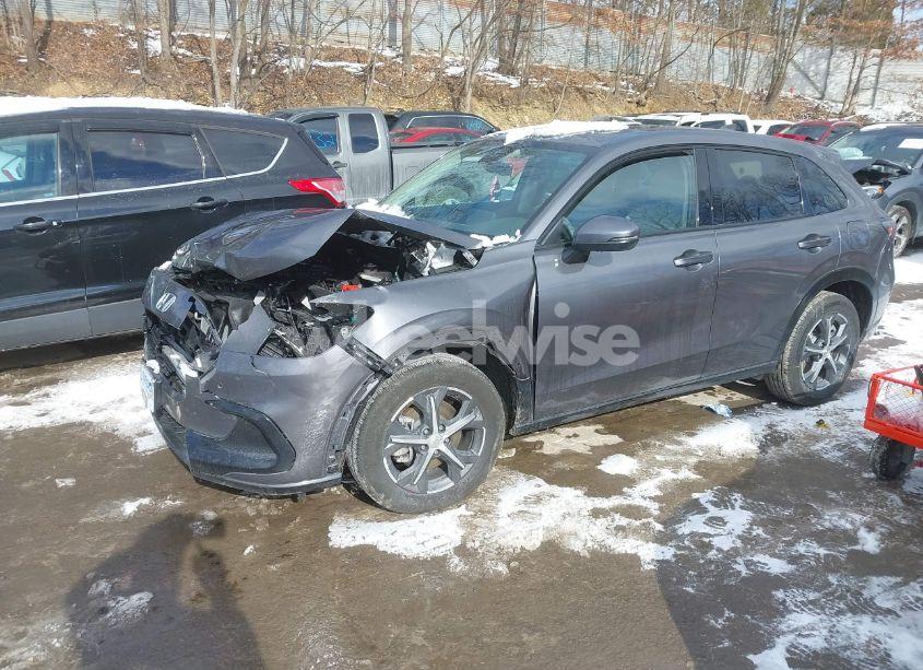 Photo 2 of 2025 Honda Hr-v AWD EX-L (VIN 3CZRZ2H73SM731624)