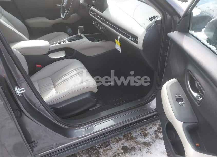 Photo 5 of 2025 Honda Hr-v AWD EX-L (VIN 3CZRZ2H73SM731624)