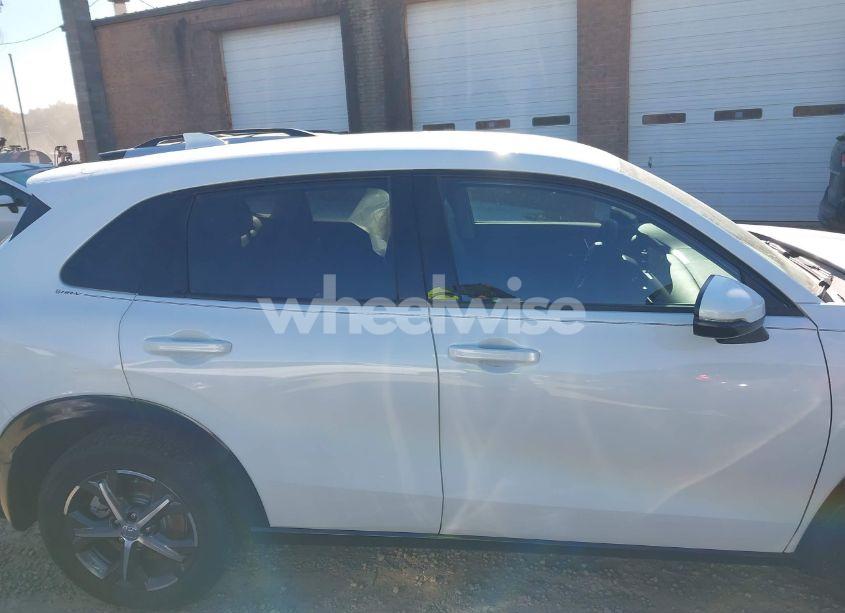 Photo 13 of 2024 Honda Hr-v AWD EX-L/AWD EX-L W/O BSI (VIN 3CZRZ2H74RM739788)