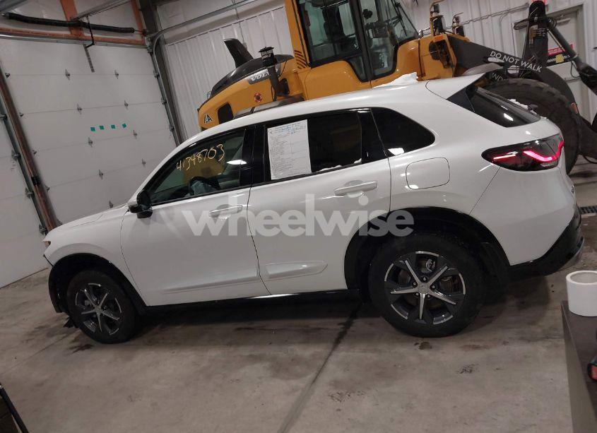 Photo 14 of 2024 Honda Hr-v AWD EX-L/AWD EX-L W/O BSI (VIN 3CZRZ2H75RM743204)