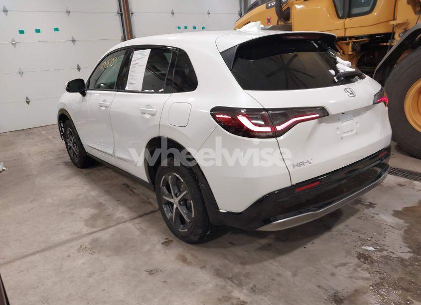 Photo 3 of 2024 Honda Hr-v AWD EX-L/AWD EX-L W/O BSI (VIN 3CZRZ2H75RM743204)