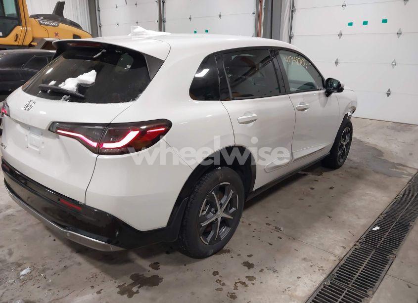 Photo 4 of 2024 Honda Hr-v AWD EX-L/AWD EX-L W/O BSI (VIN 3CZRZ2H75RM743204)