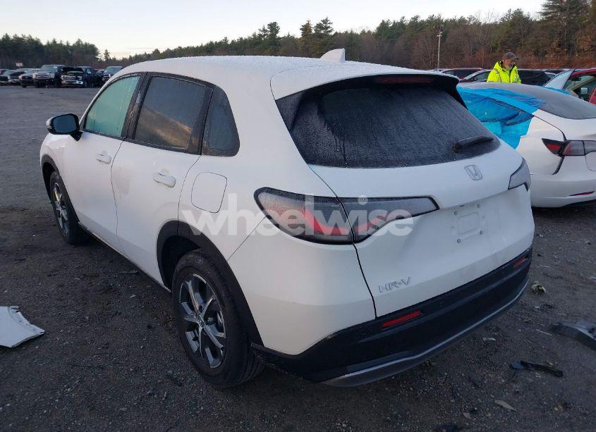 Photo 3 of 2024 Honda Hr-v AWD EX-L/AWD EX-L W/O BSI (VIN 3CZRZ2H75RM779510)