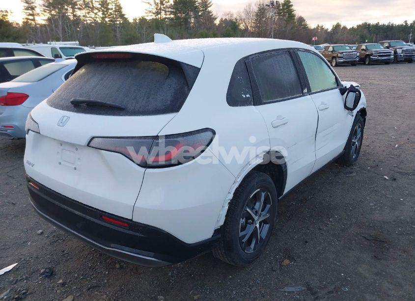 Photo 4 of 2024 Honda Hr-v AWD EX-L/AWD EX-L W/O BSI (VIN 3CZRZ2H75RM779510)