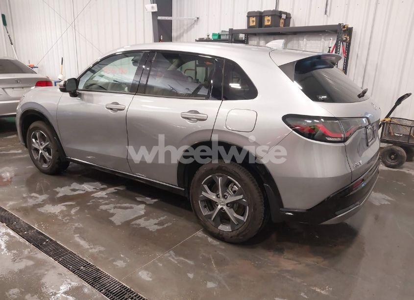 Photo 3 of 2024 Honda Hr-v AWD EX-L/AWD EX-L W/O BSI (VIN 3CZRZ2H7XRM772617)