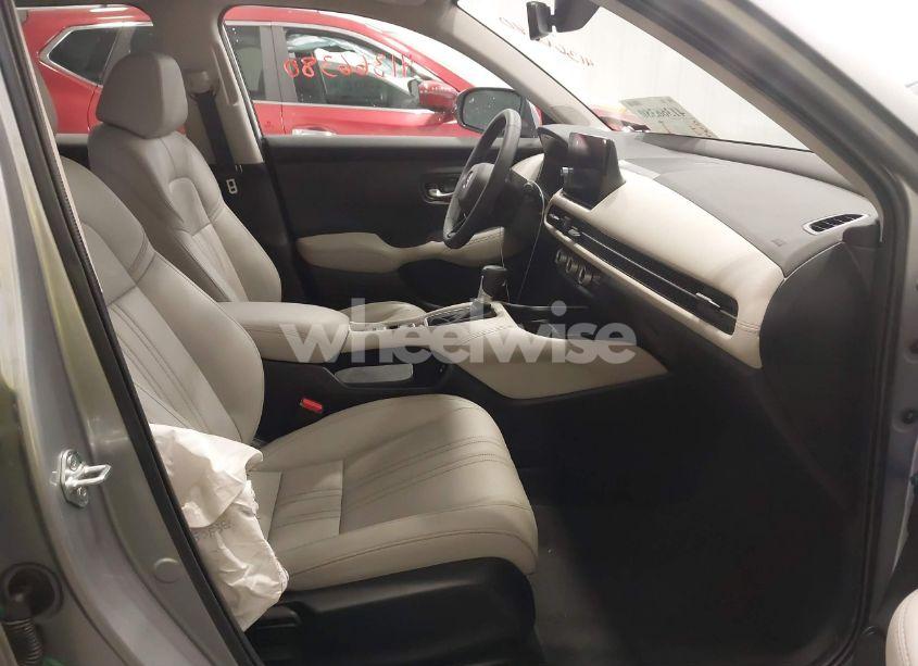 Photo 5 of 2024 Honda Hr-v AWD EX-L/AWD EX-L W/O BSI (VIN 3CZRZ2H7XRM772617)