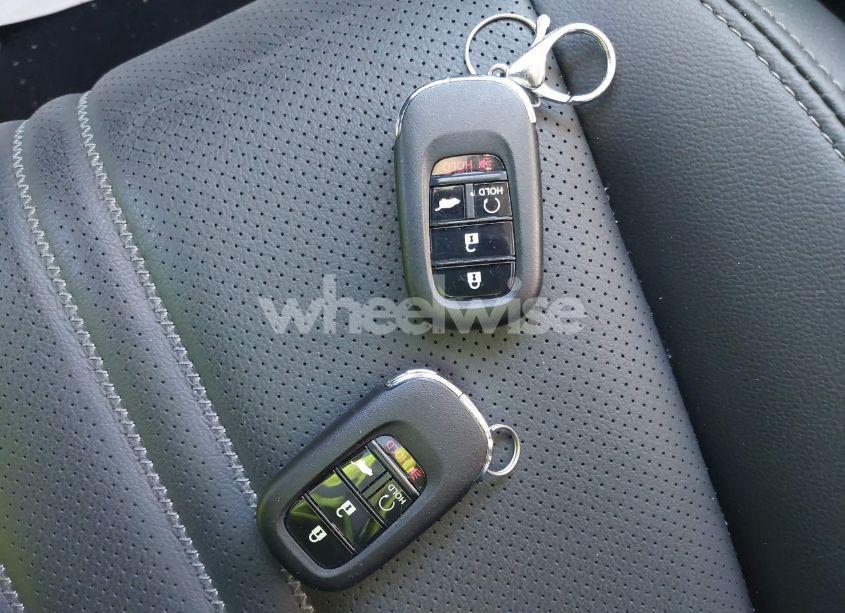 Photo 11 of 2024 Honda Hr-v AWD EX-L/AWD EX-L W/O BSI (VIN 3CZRZ2H7XRM783472)