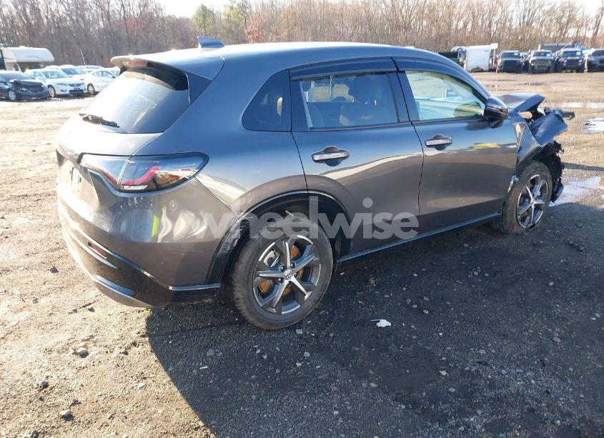 Photo 4 of 2025 Honda Hr-v AWD EX-L (VIN 3CZRZ2H7XSM700919)