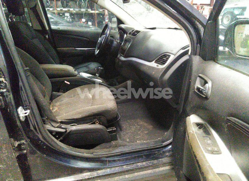 Photo 5 of 2011 Dodge Journey SXT (VIN 3D4PG5FG6BT502824)