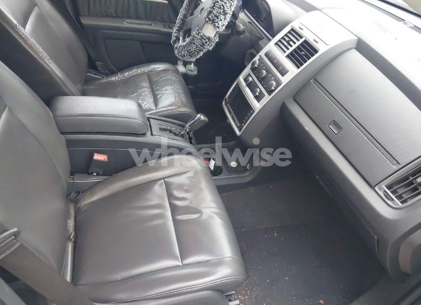 Photo 5 of 2010 Dodge Journey SXT (VIN 3D4PG5FV1AT115952)