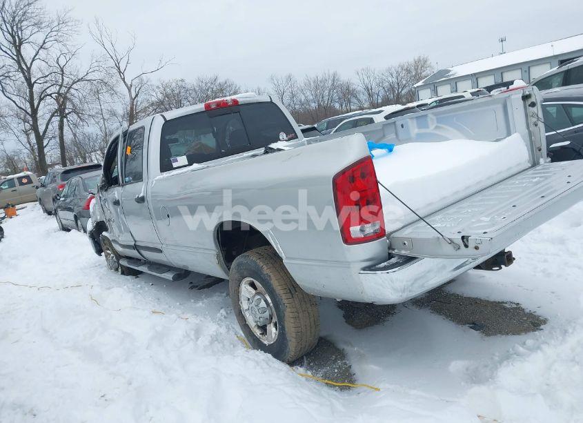 Photo 3 of 2005 Dodge Ram 3500 SLT/LARAMIE (VIN 3D7LS38C45G825555)