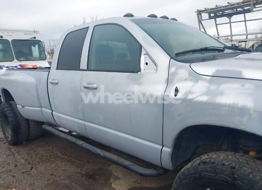 Photo 12 of 2004 Dodge Ram 3500 SLT/LARAMIE (VIN 3D7MU48C24G201739)