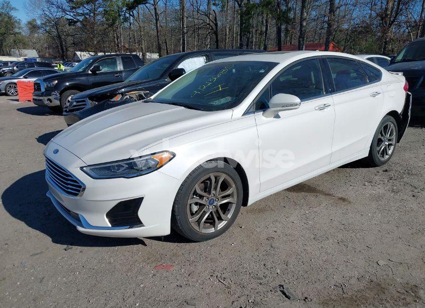 Photo 2 of 2020 Ford Fusion SEL (VIN 3FA6P0CD0LR159857)