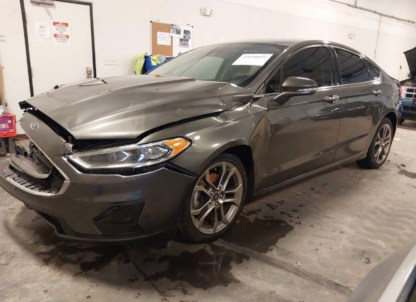 Photo 2 of 2020 Ford Fusion SEL (VIN 3FA6P0CD0LR175699)