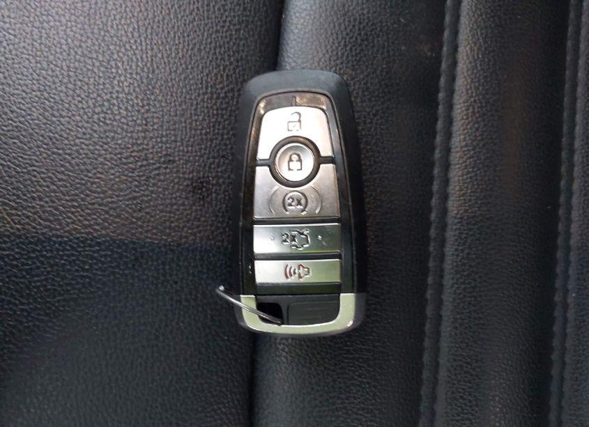 Photo 11 of 2019 Ford Fusion SEL (VIN 3FA6P0CD1KR196124)