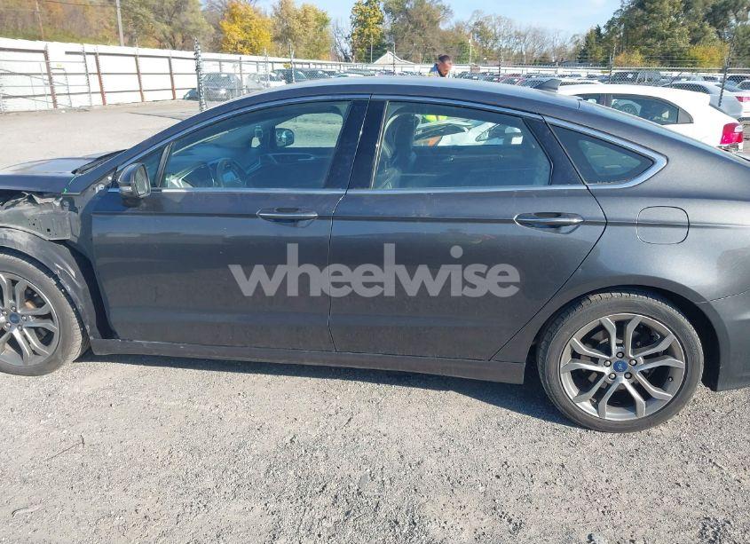 Photo 15 of 2019 Ford Fusion SEL (VIN 3FA6P0CD2KR145389)