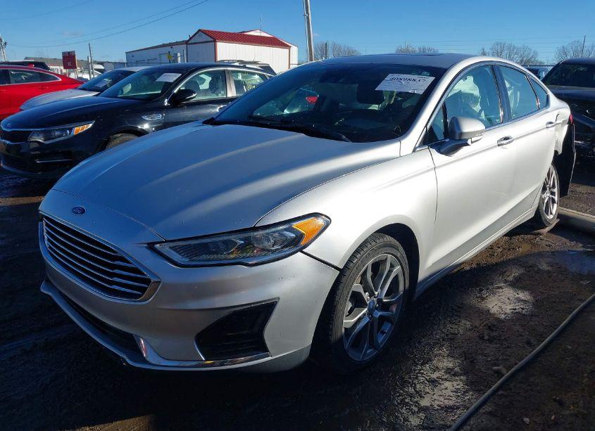 Photo 2 of 2019 Ford Fusion SEL (VIN 3FA6P0CD2KR151001)