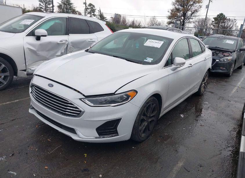 Photo 2 of 2019 Ford Fusion SEL (VIN 3FA6P0CD2KR181874)
