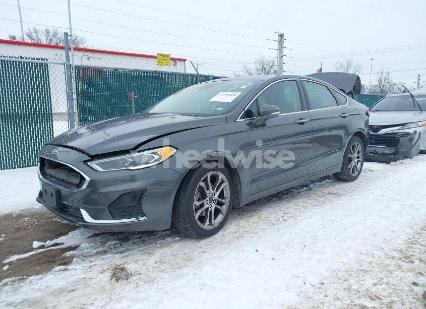 Photo 2 of 2019 Ford Fusion SEL (VIN 3FA6P0CD3KR253746)