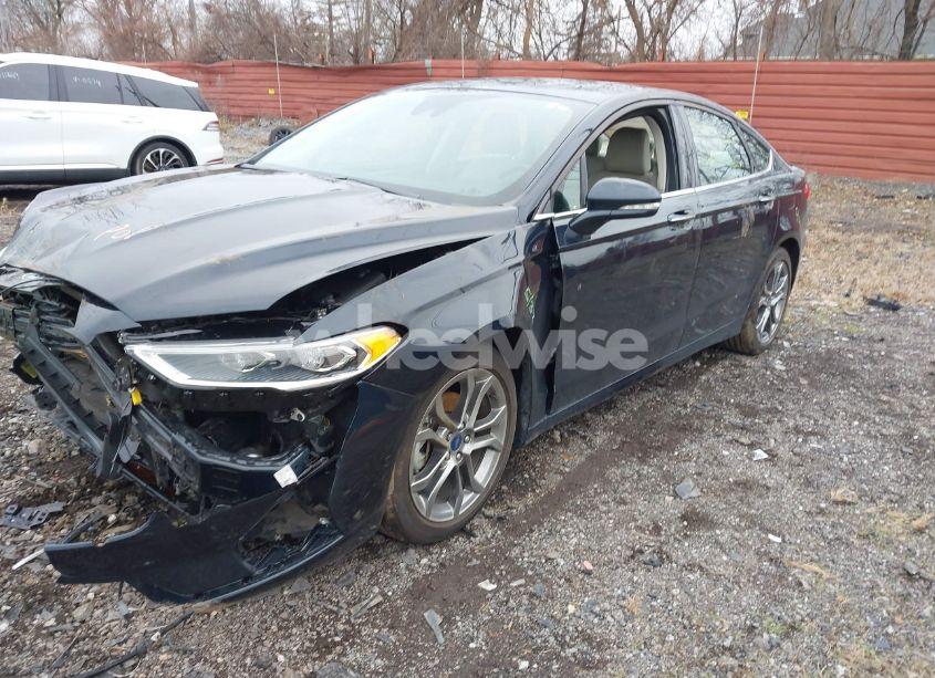Photo 2 of 2020 Ford Fusion SEL (VIN 3FA6P0CD3LR108272)