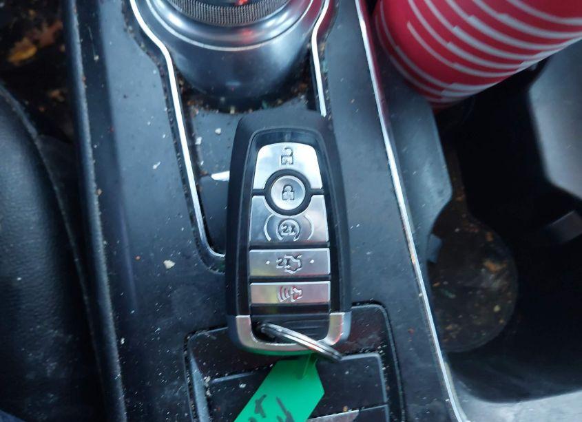 Photo 11 of 2020 Ford Fusion SEL (VIN 3FA6P0CD3LR187541)