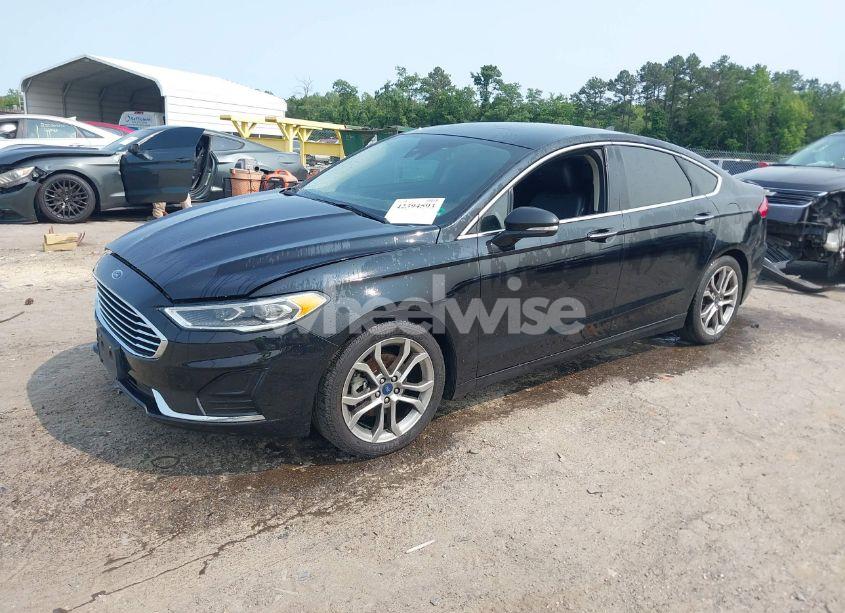 Photo 2 of 2019 Ford Fusion SEL (VIN 3FA6P0CD4KR118890)