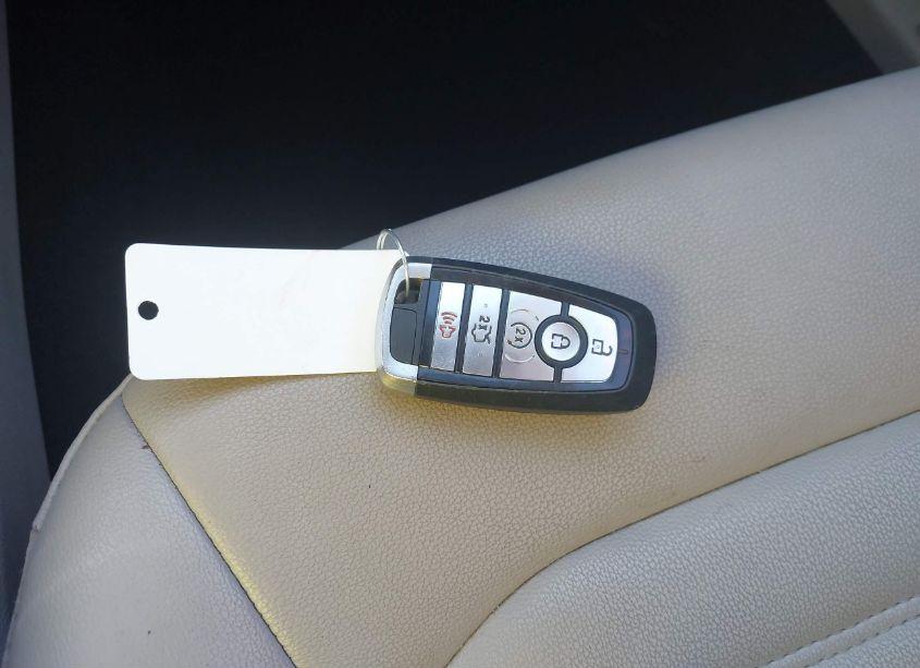 Photo 11 of 2019 Ford Fusion SEL (VIN 3FA6P0CD4KR237698)