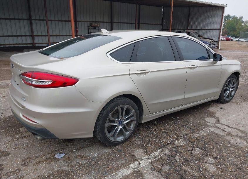 Photo 4 of 2019 Ford Fusion SEL (VIN 3FA6P0CD5KR222854)