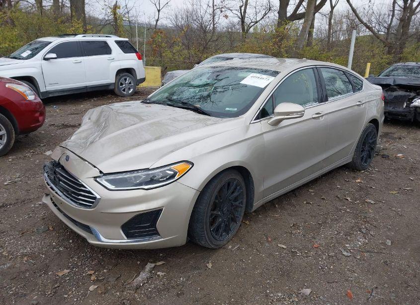 Photo 2 of 2019 Ford Fusion SEL (VIN 3FA6P0CD5KR224488)