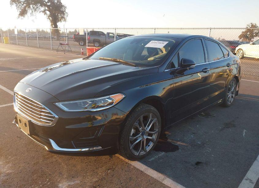Photo 2 of 2020 Ford Fusion SEL (VIN 3FA6P0CD5LR117684)