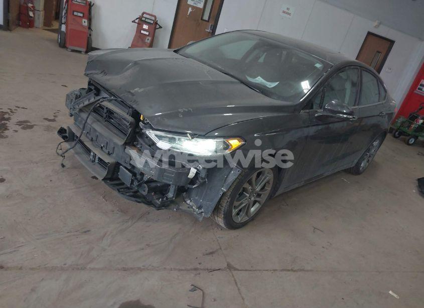 Photo 2 of 2020 Ford Fusion SEL (VIN 3FA6P0CD5LR186813)