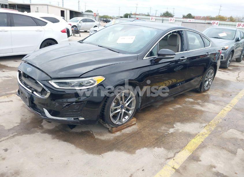 Photo 2 of 2019 Ford Fusion SEL (VIN 3FA6P0CD6KR150076)