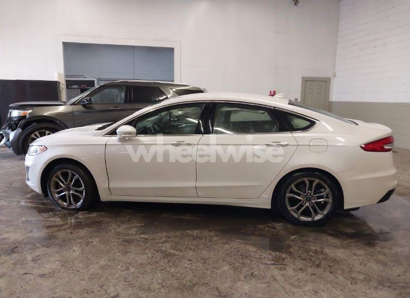 Photo 15 of 2019 Ford Fusion SEL (VIN 3FA6P0CD7KR162754)