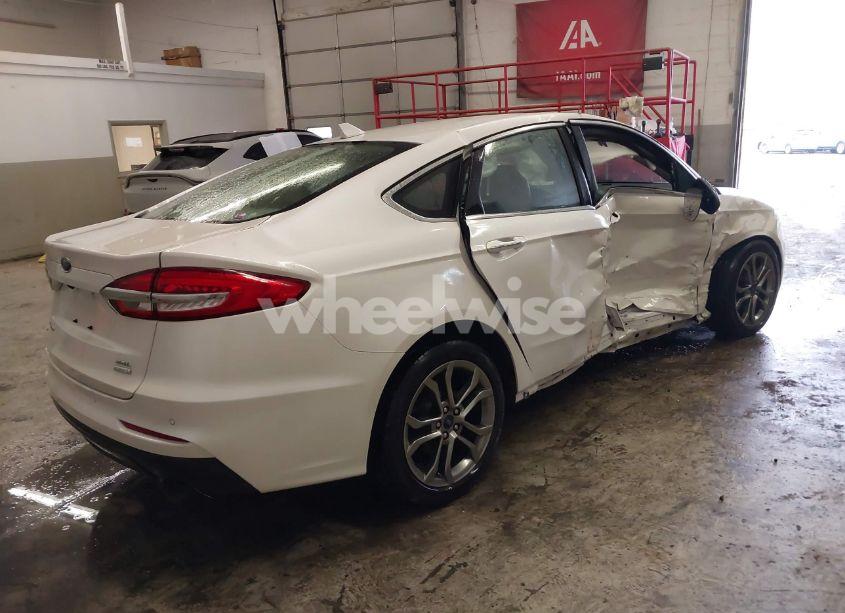 Photo 4 of 2019 Ford Fusion SEL (VIN 3FA6P0CD7KR162754)