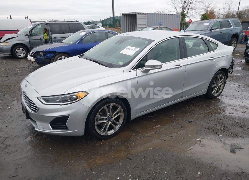 Photo 2 of 2019 Ford Fusion SEL (VIN 3FA6P0CD8KR234111)