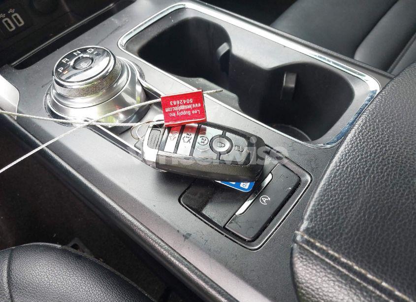 Photo 11 of 2019 Ford Fusion SEL (VIN 3FA6P0CD9KR237633)