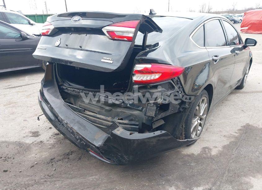 Photo 18 of 2019 Ford Fusion SEL (VIN 3FA6P0CD9KR237633)