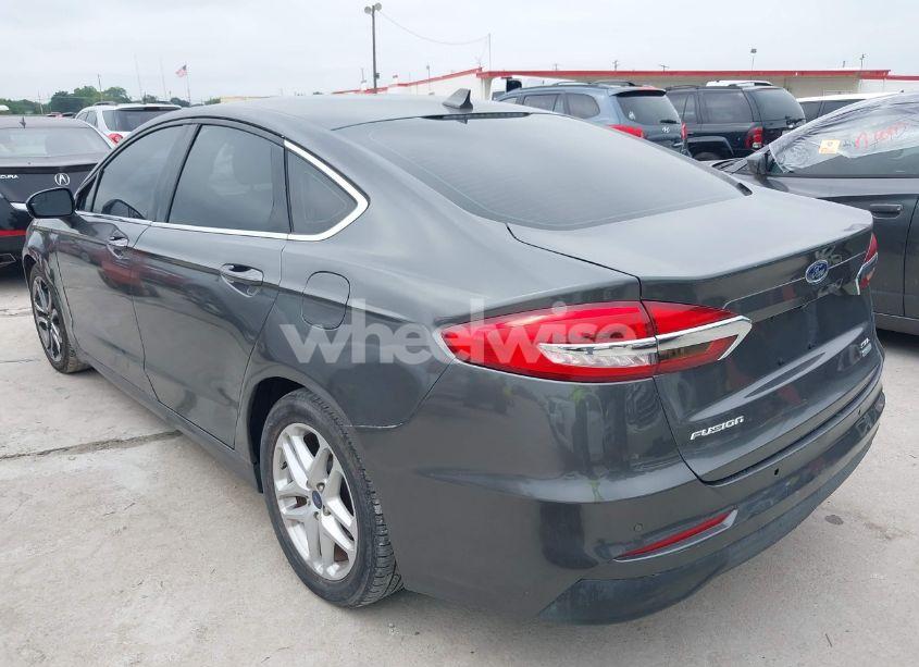 Photo 3 of 2019 Ford Fusion SEL (VIN 3FA6P0CDXKR260550)