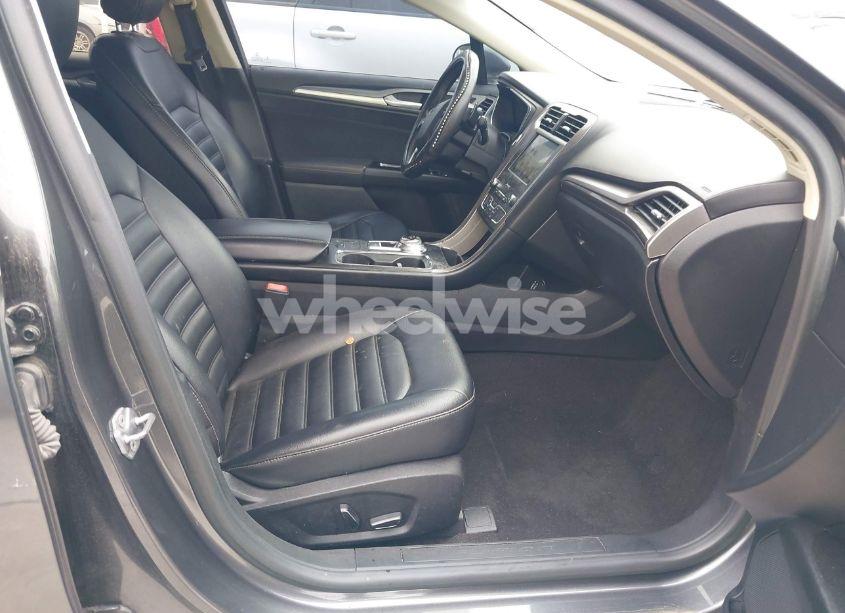 Photo 5 of 2019 Ford Fusion SEL (VIN 3FA6P0CDXKR260550)