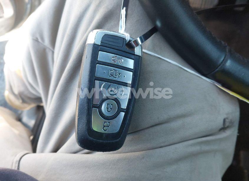 Photo 11 of 2019 Ford Fusion SEL (VIN 3FA6P0CDXKR264985)