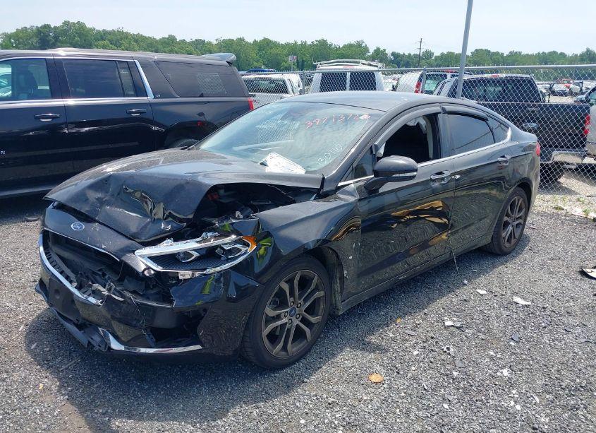 Photo 2 of 2020 Ford Fusion SEL (VIN 3FA6P0CDXLR130110)