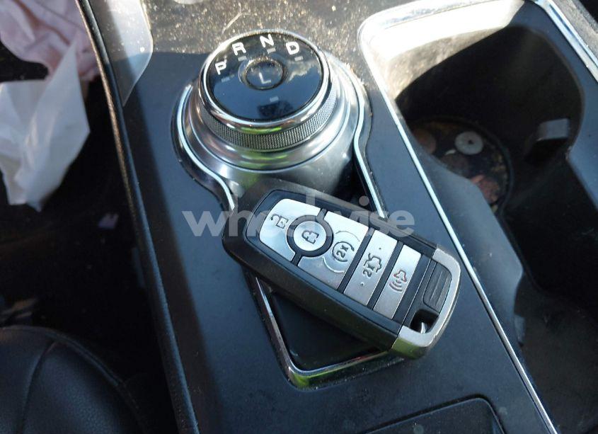 Photo 11 of 2020 Ford Fusion SEL (VIN 3FA6P0CDXLR174107)