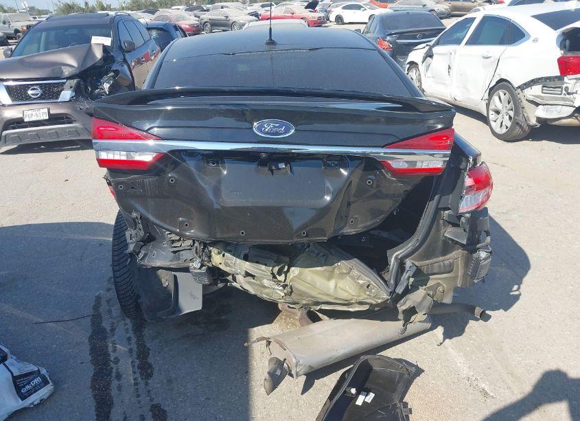 Photo 6 of 2017 Ford Fusion PLATINUM (VIN 3FA6P0D90HR290417)