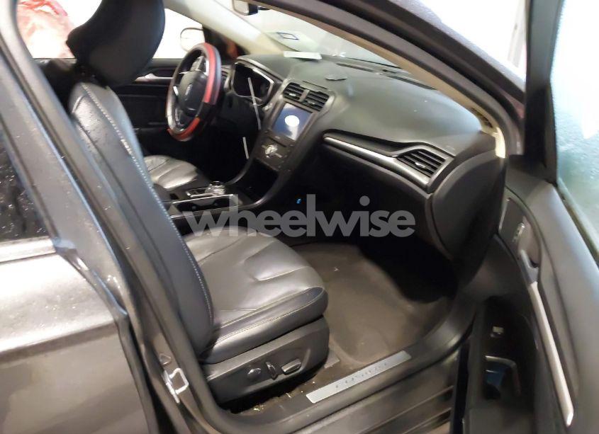 Photo 5 of 2018 Ford Fusion TITANIUM (VIN 3FA6P0D90JR131953)