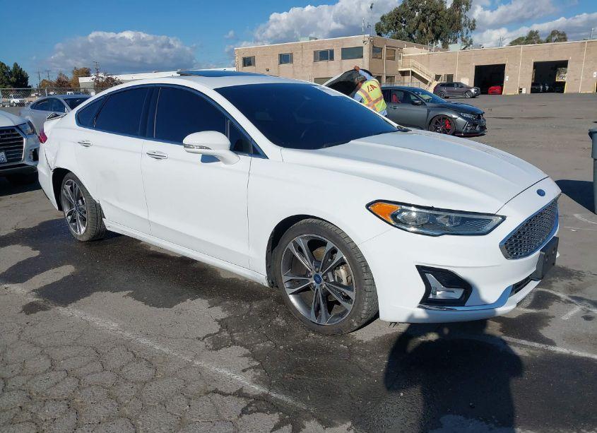 2019 Ford Fusion TITANIUM (VIN 3FA6P0D90KR153257) main photo
