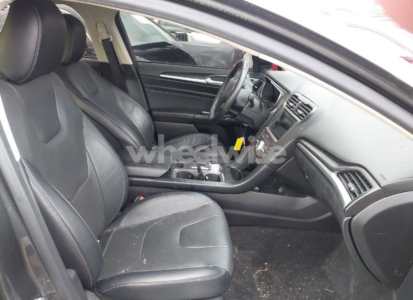 Photo 5 of 2020 Ford Fusion TITANIUM (VIN 3FA6P0D90LR116369)