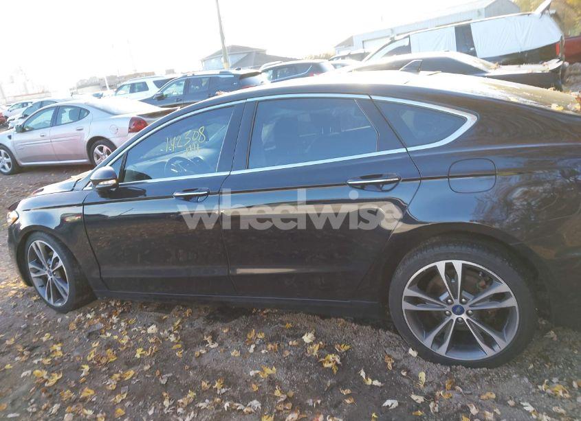 Photo 14 of 2019 Ford Fusion TITANIUM (VIN 3FA6P0D91KR119036)